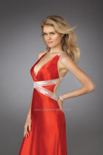 Load image into Gallery viewer, La Femme Style 13277