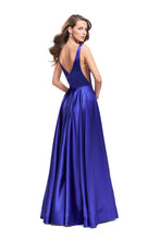 Load image into Gallery viewer, La Femme Prom Dress Style 25455