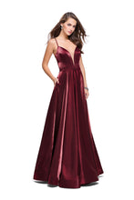 Load image into Gallery viewer, La Femme Prom Dress Style 25670