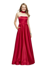 Load image into Gallery viewer, La Femme Prom Dress Style 25680