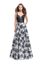 Load image into Gallery viewer, La Femme Prom Dress Style 25976