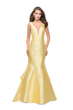 Load image into Gallery viewer, La Femme Gigi Prom Dress Style 26046
