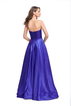 Load image into Gallery viewer, La Femme Prom Dress Style 26088