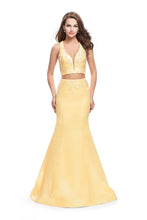 Load image into Gallery viewer, La Femme Prom Dress Style 26311
