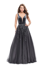 Load image into Gallery viewer, La Femme Gigi Prom Dress Style 26382